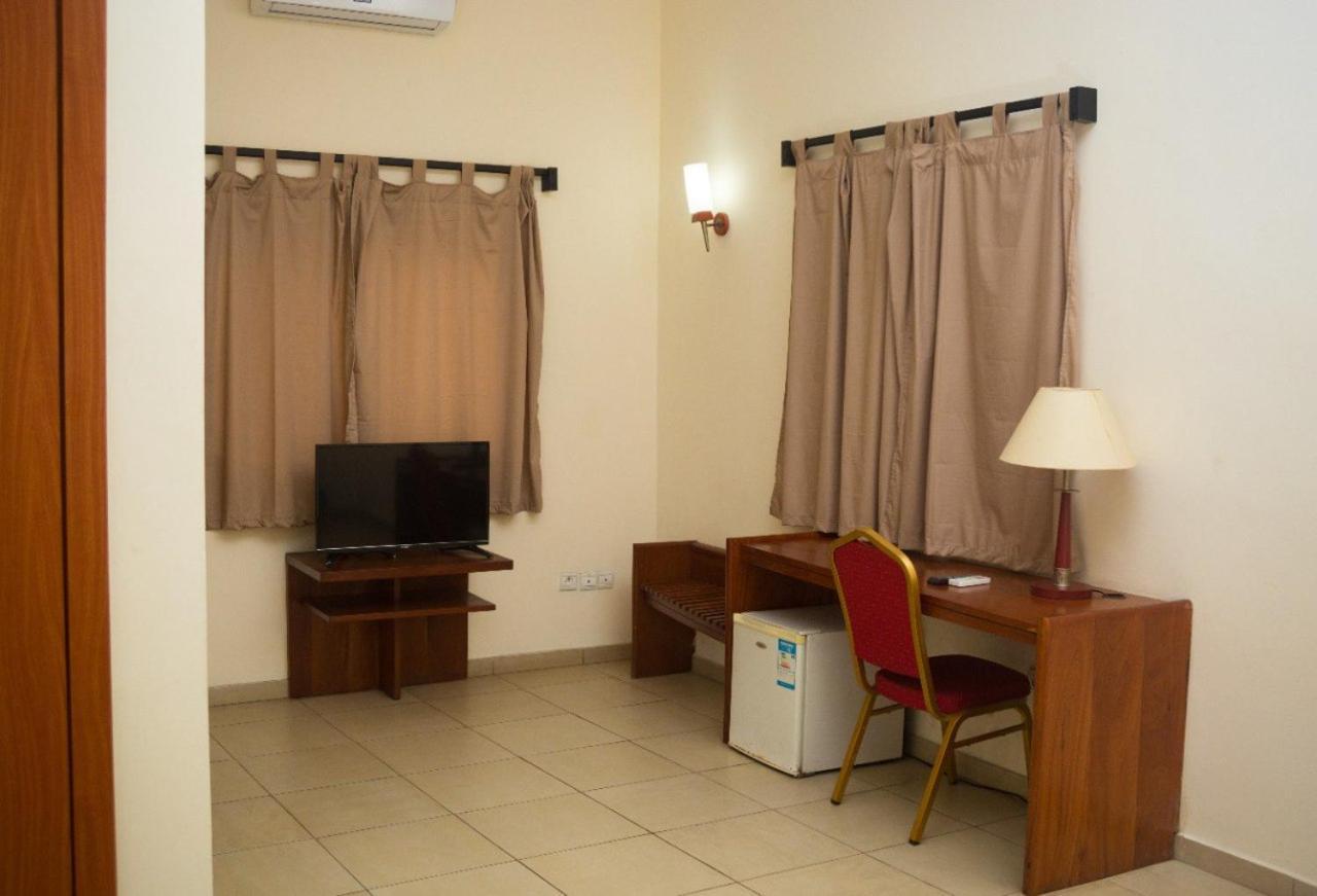 Hotel Marbella Lomé Exterior photo