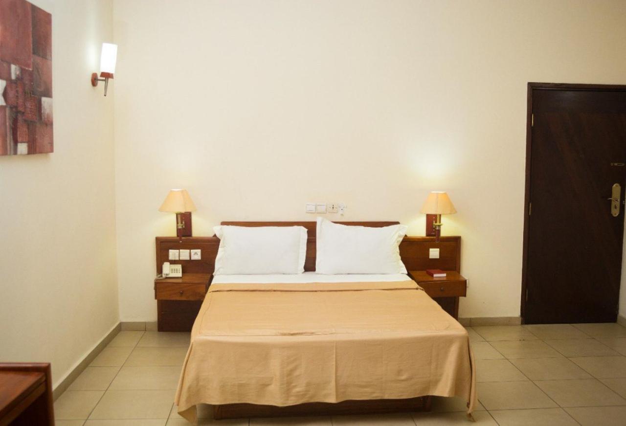 Hotel Marbella Lomé Exterior photo
